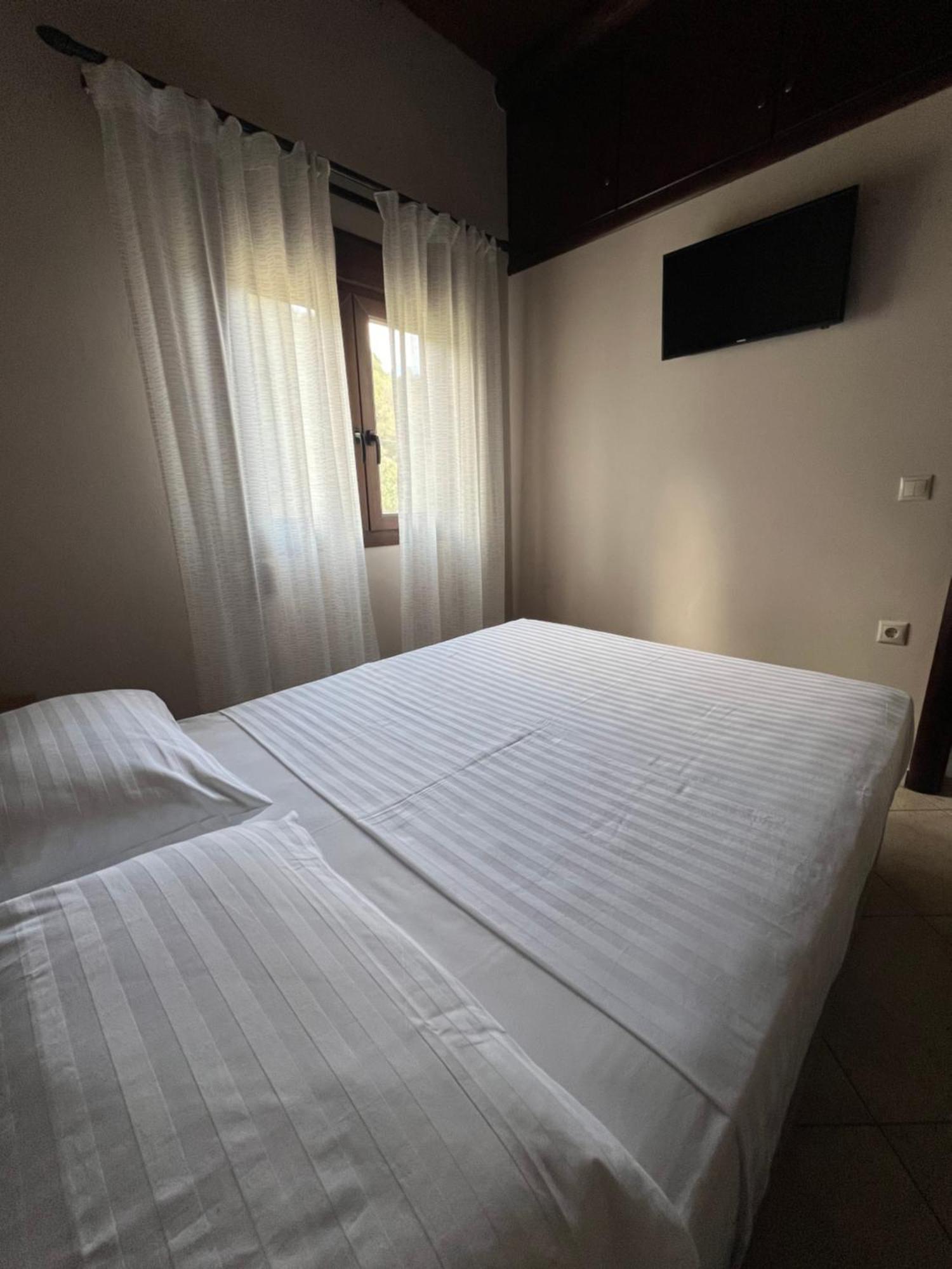 Serenity Resort Vrísai 외부 사진